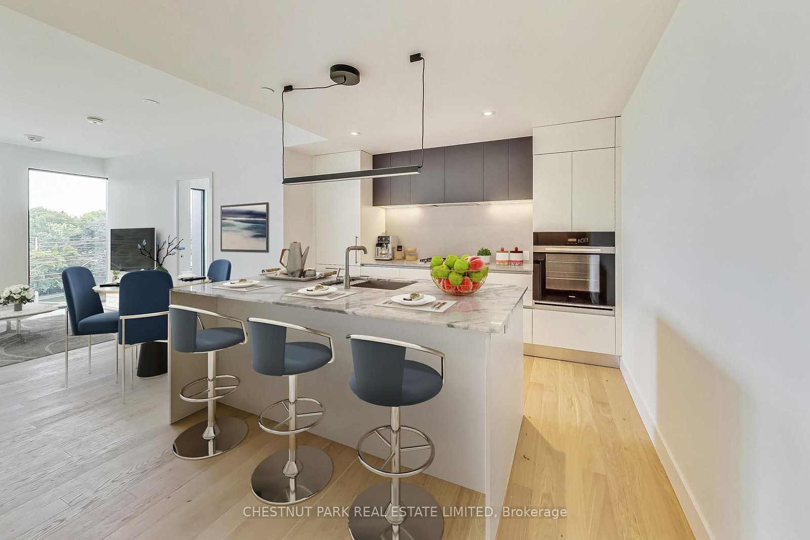 1414 Bayview Avenue, Unit 404 thumbnail 2