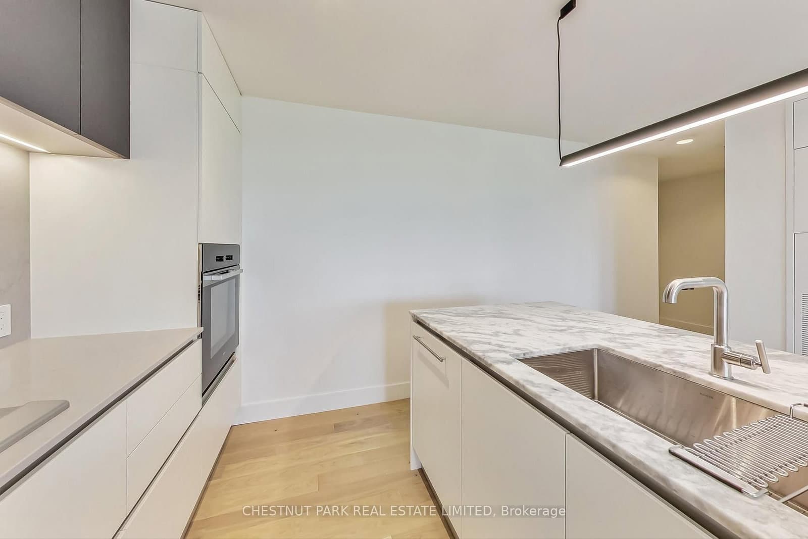 1414 Bayview Avenue, Unit 404 thumbnail 4