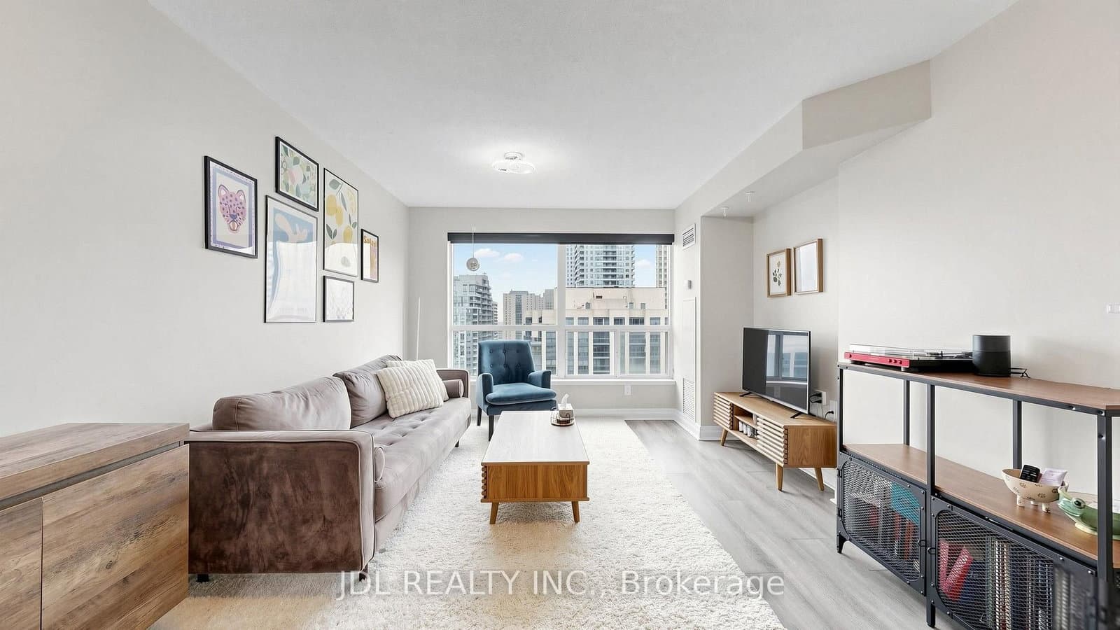 21 Hillcrest Avenue, Unit 2005 thumbnail 4