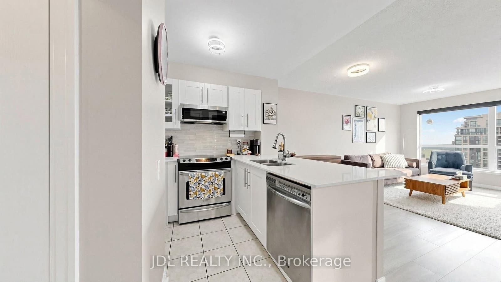 21 Hillcrest Avenue, Unit 2005 thumbnail 8