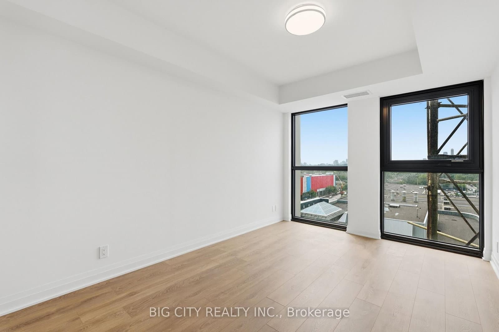 25 Frederick Todd Way, Unit 902 thumbnail 15