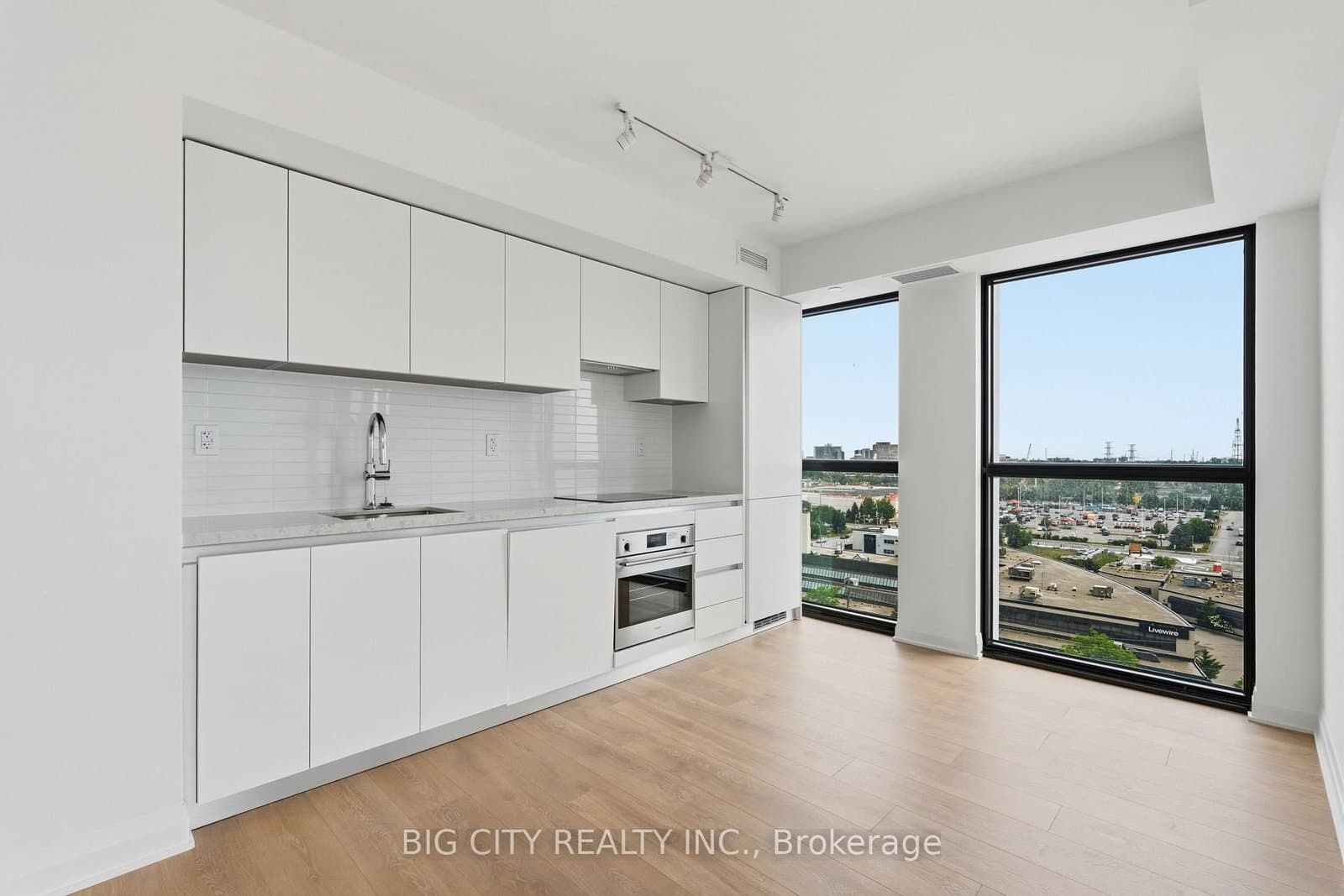 25 Frederick Todd Way, Unit 902 thumbnail 22