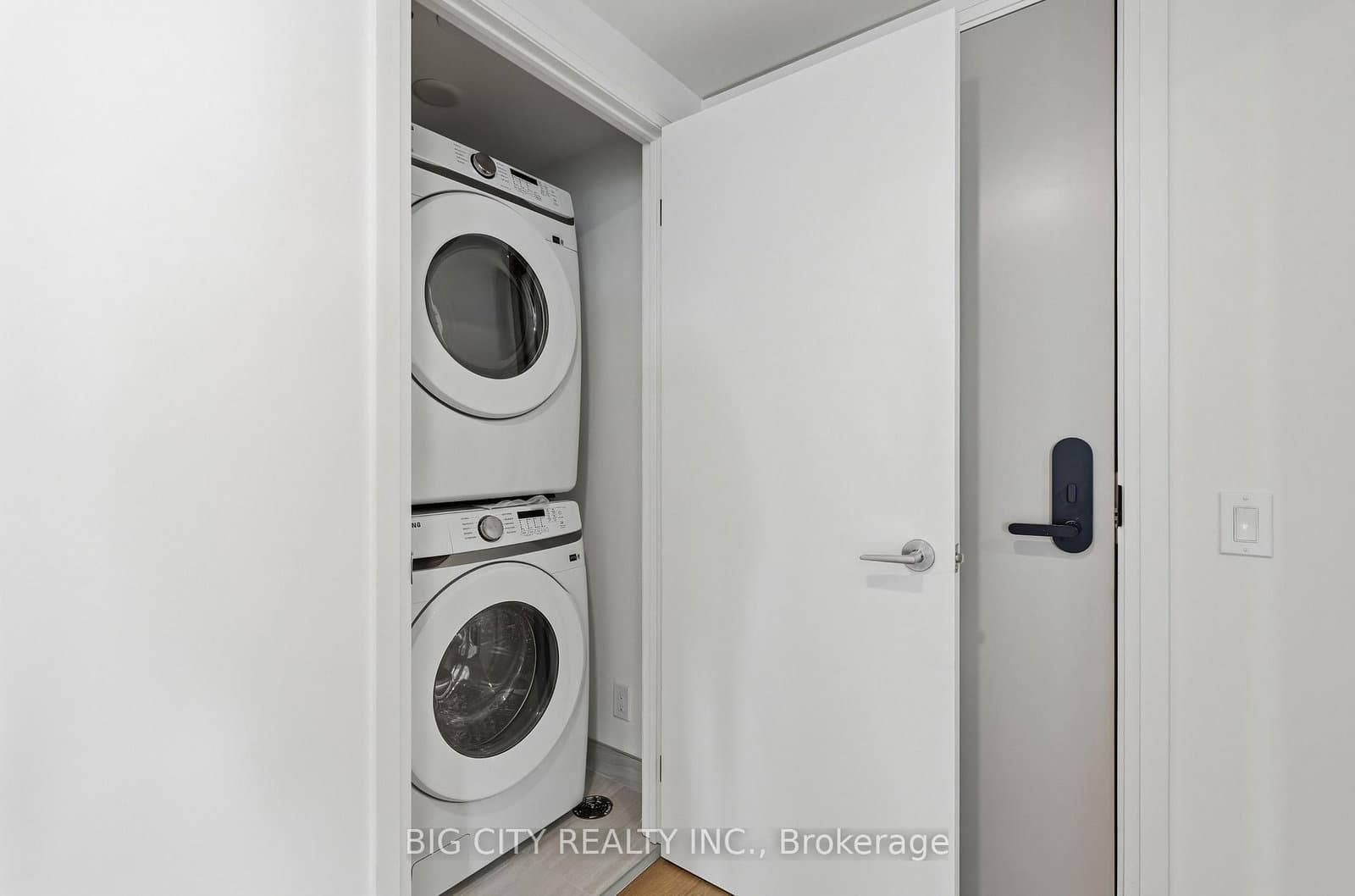 25 Frederick Todd Way, Unit 902 thumbnail 25