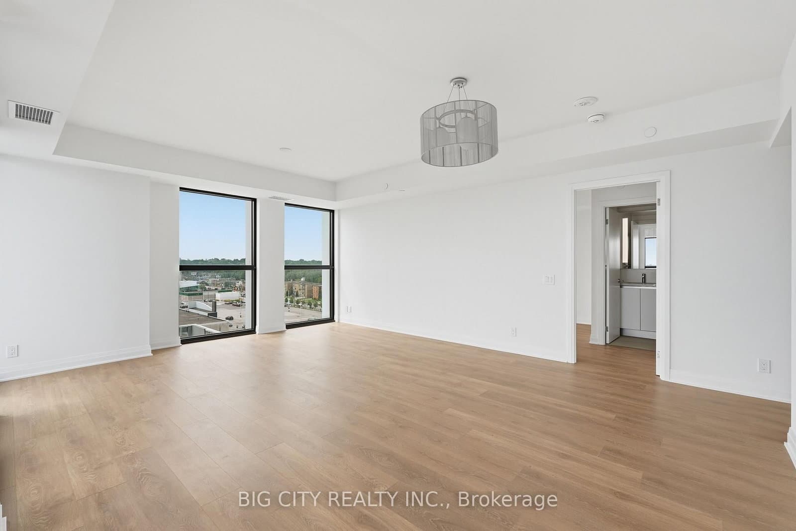 25 Frederick Todd Way, Unit 902 thumbnail 7