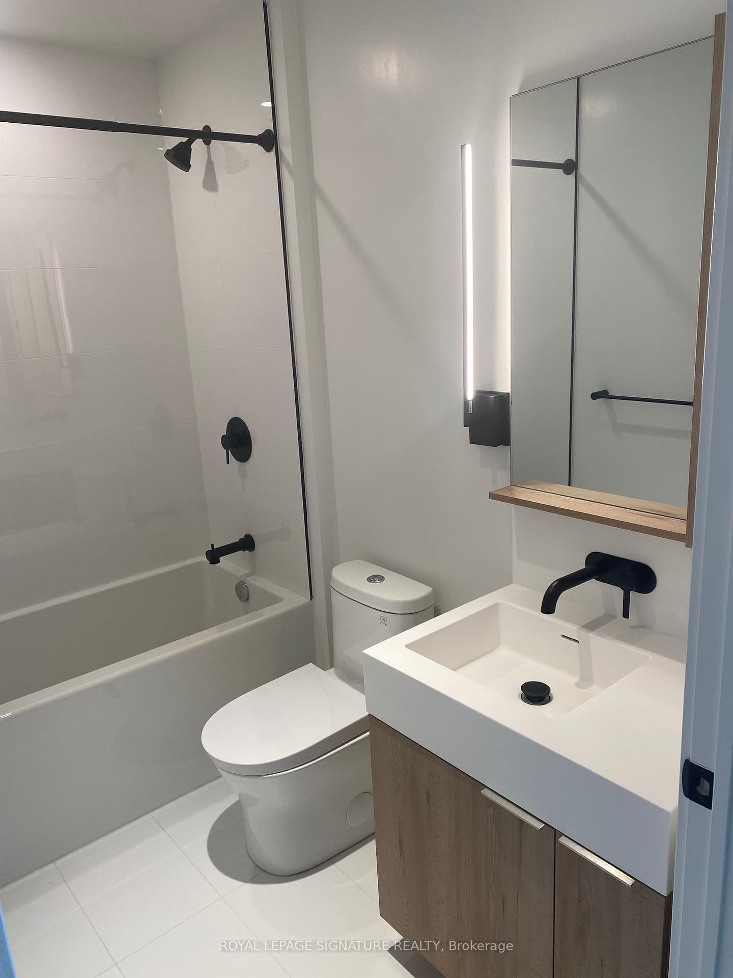 117 Broadway Avenue, Unit 1407 thumbnail 10