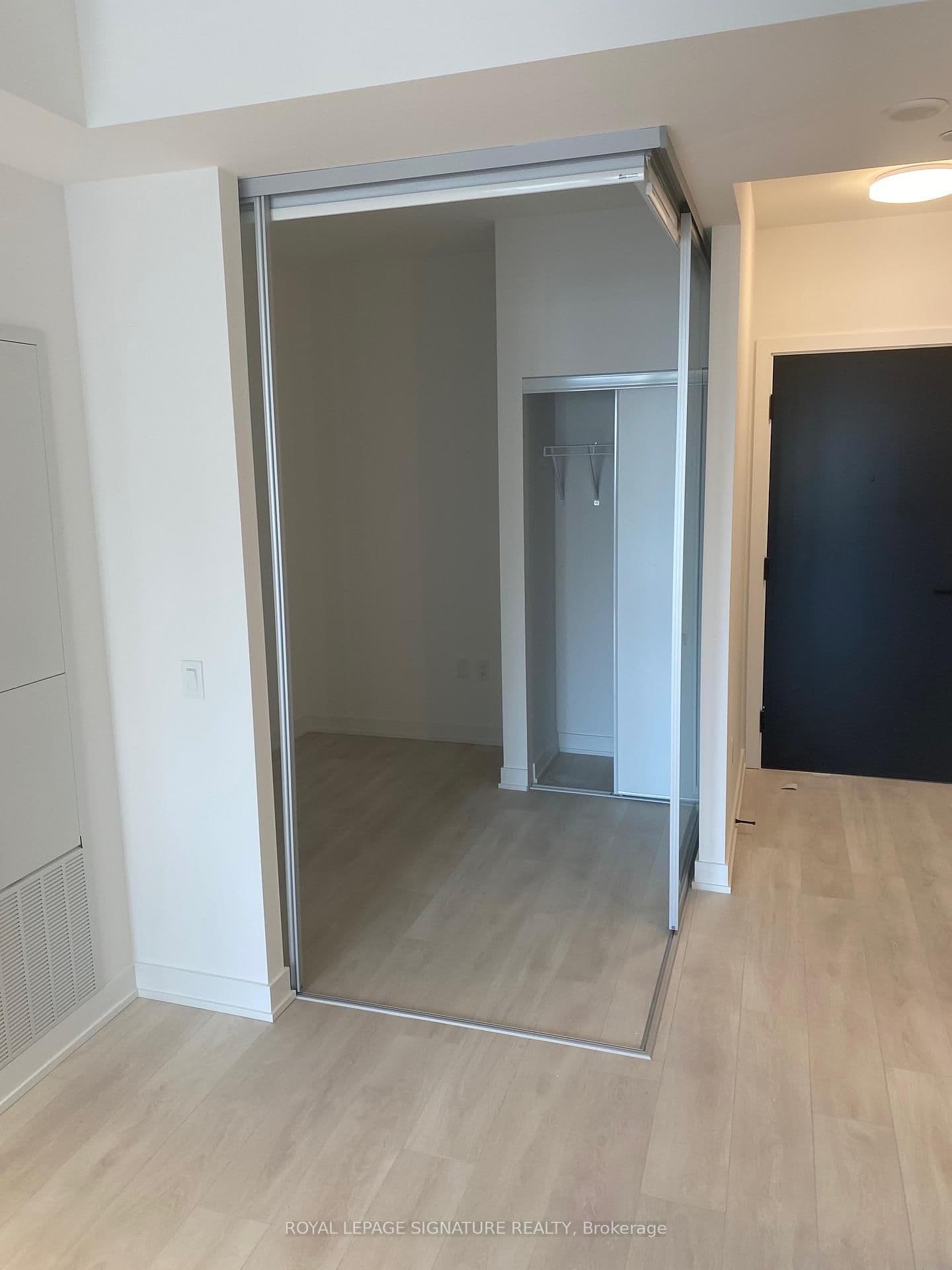117 Broadway Avenue, Unit 1407 thumbnail 3