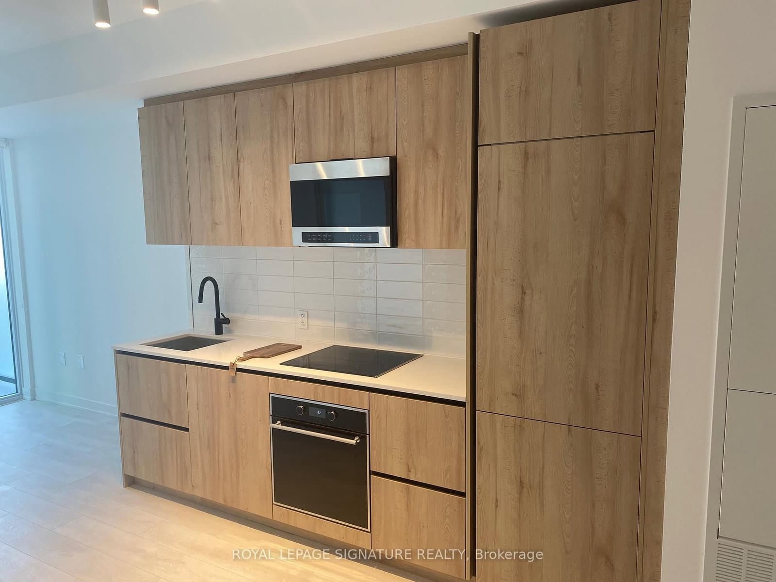 117 Broadway Avenue, Unit 1407 thumbnail 4