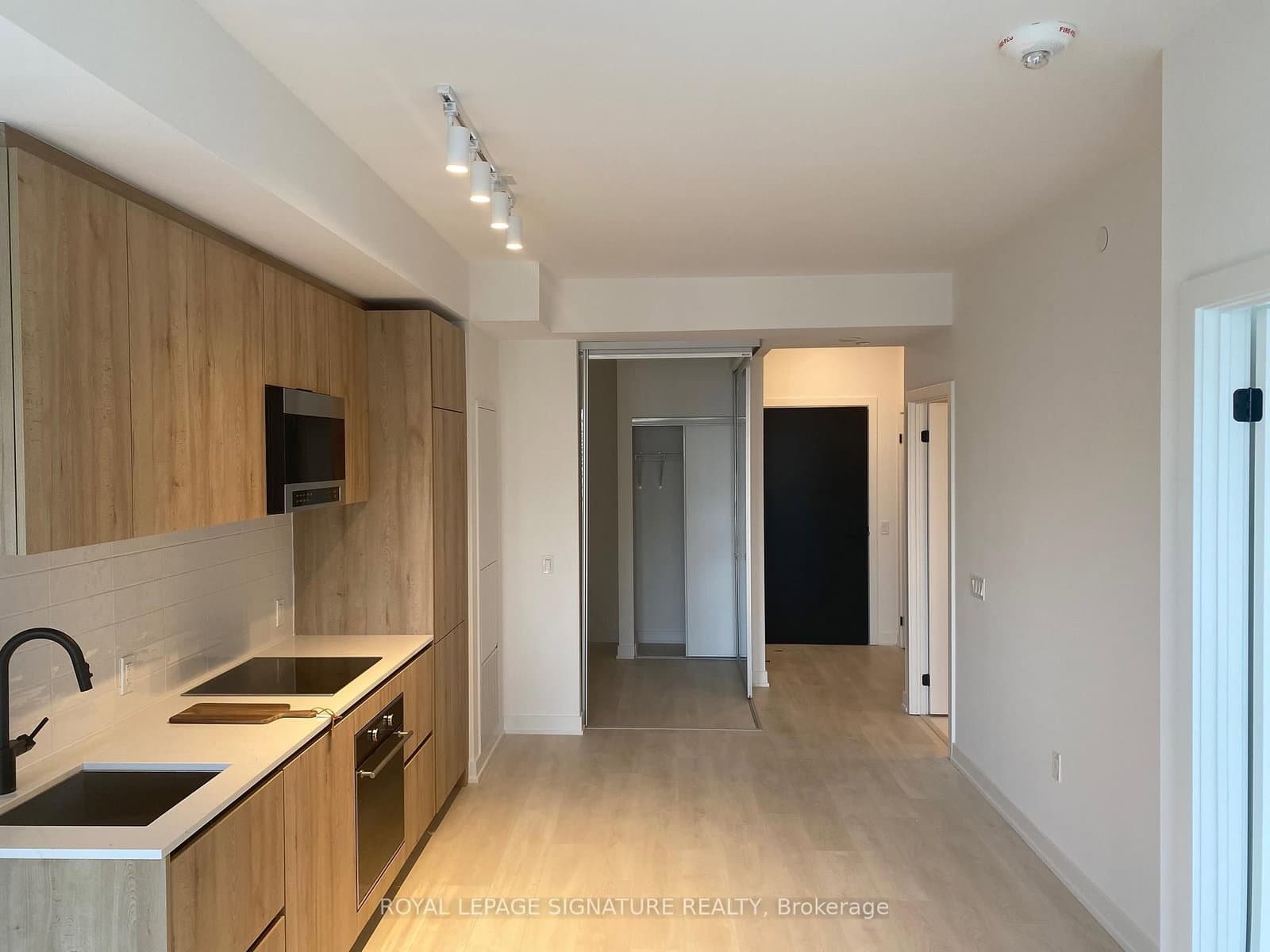 117 Broadway Avenue, Unit 1407 thumbnail 5