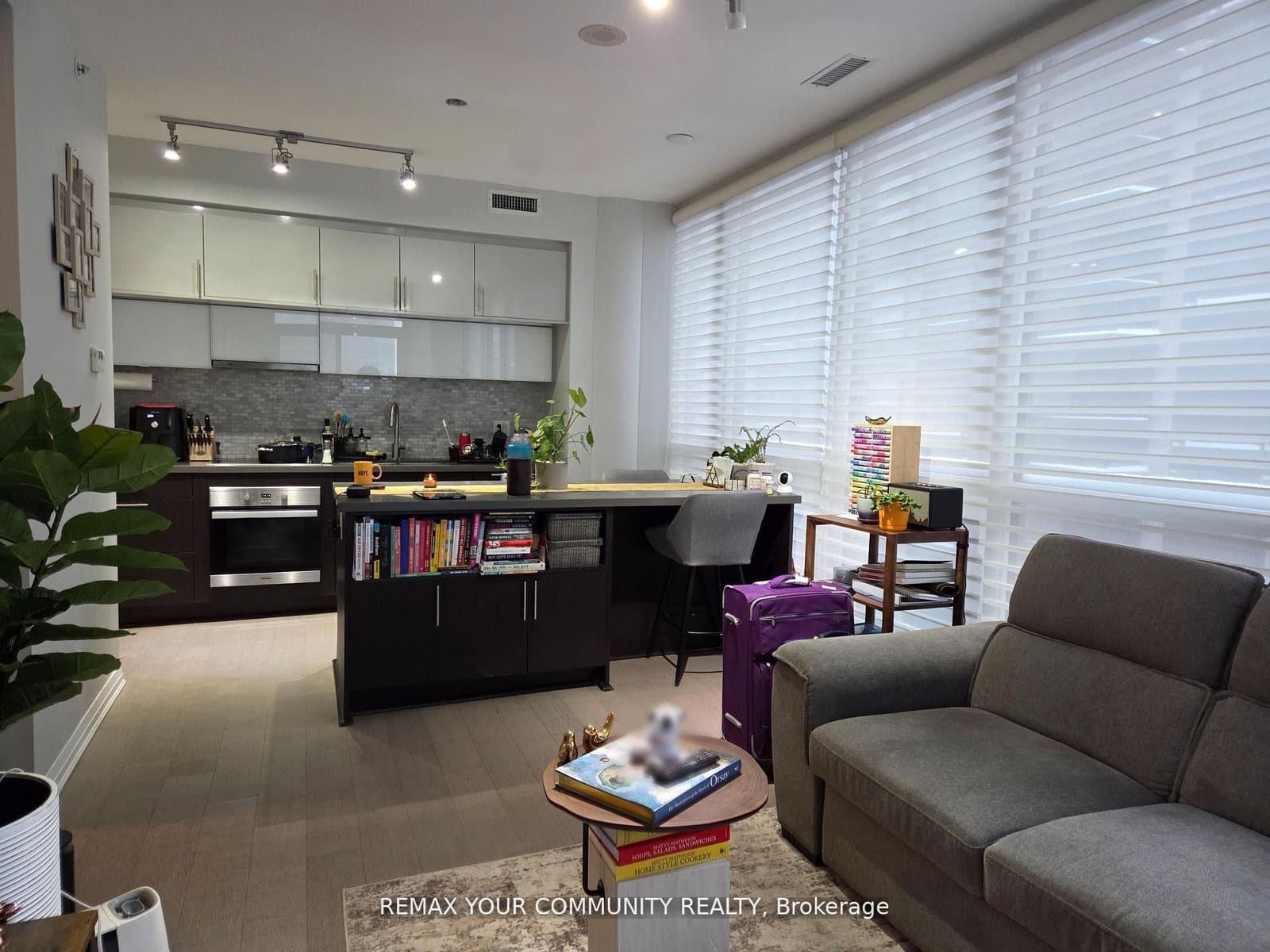 8 Mercer Street, Unit 1208