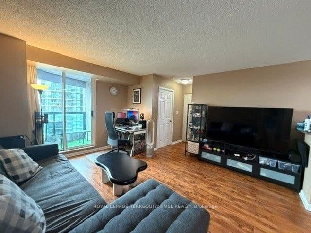 23 Lorraine Drive, Unit 1809 thumbnail 6