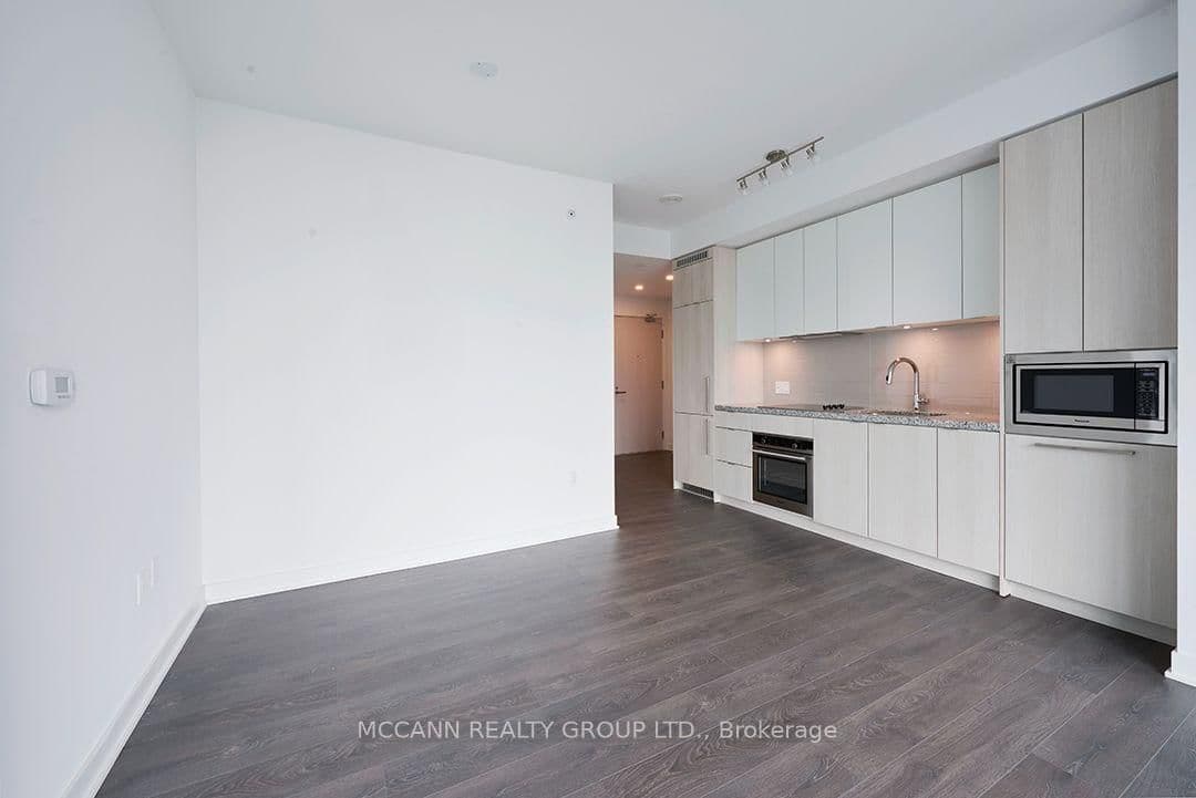 115 Blue Jays Way, Unit 2805 thumbnail 6