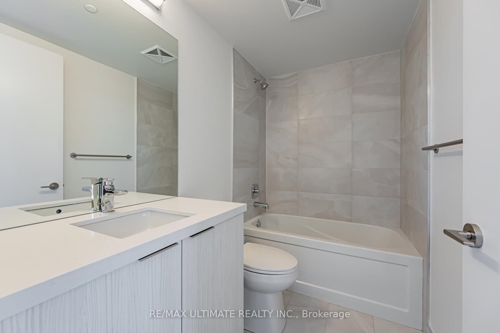 158 Front Street East Street, Unit 2104 thumbnail 16