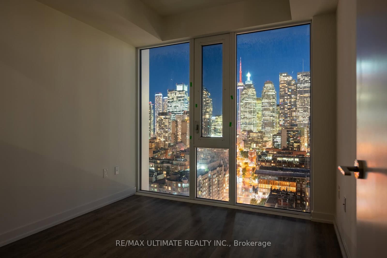 158 Front Street East Street, Unit 2104 thumbnail 4