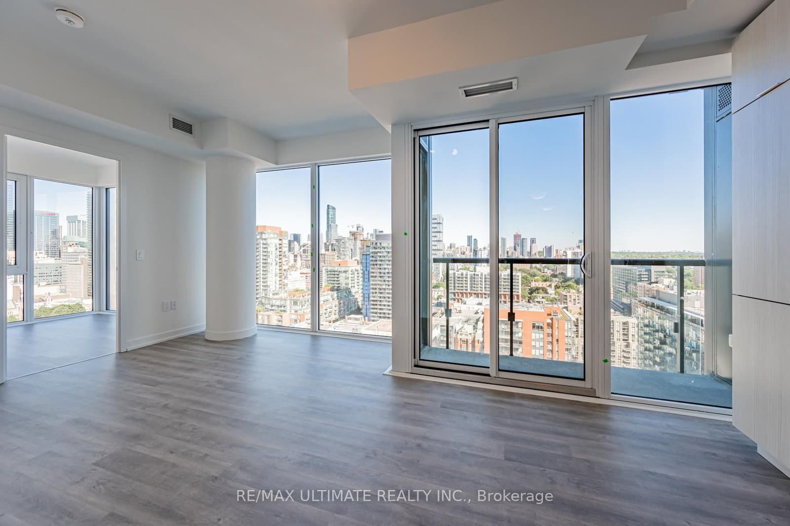 158 Front Street East Street, Unit 2104 thumbnail 5