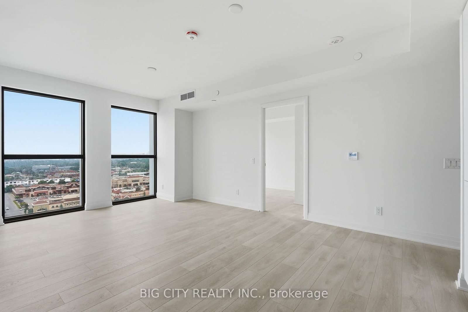 25 Frederick Todd Way, Unit 1710 thumbnail 4