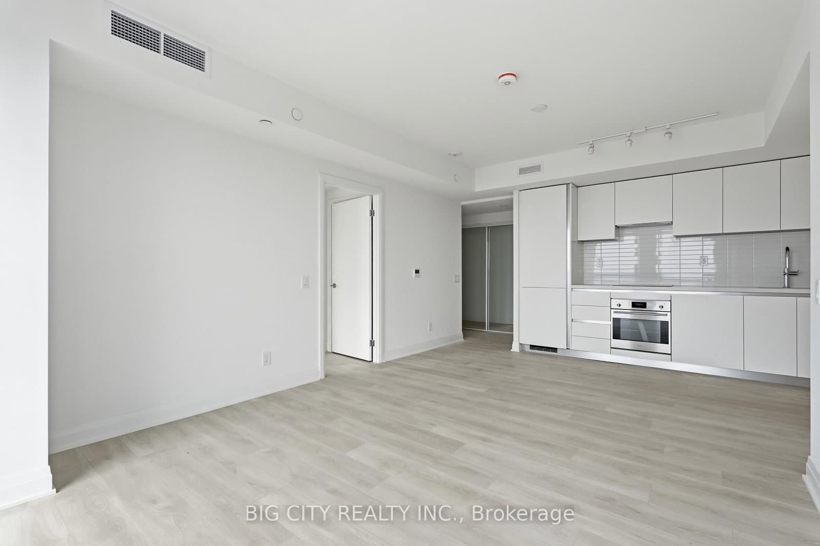 25 Frederick Todd Way, Unit 1710 thumbnail 5