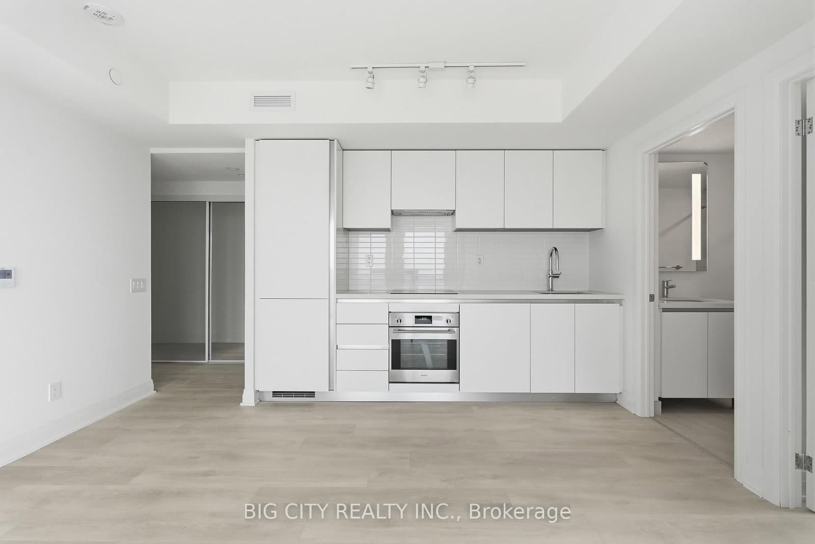 25 Frederick Todd Way, Unit 1710 thumbnail 7