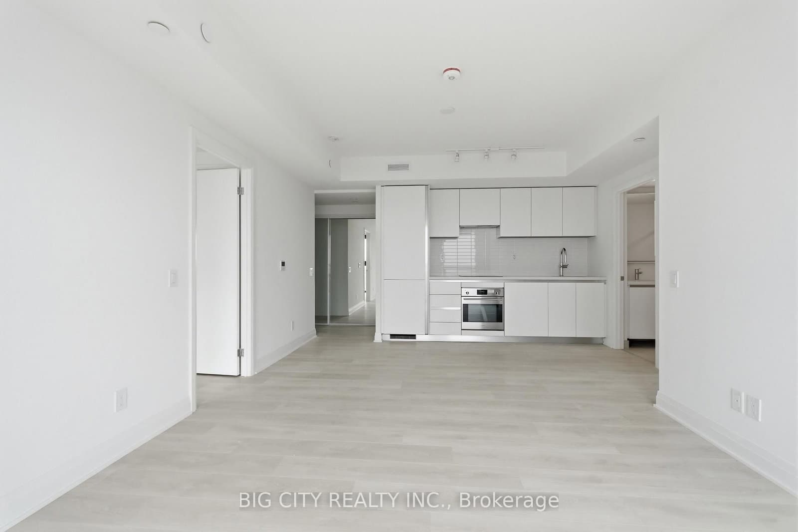 25 Frederick Todd Way, Unit 1710 thumbnail 8
