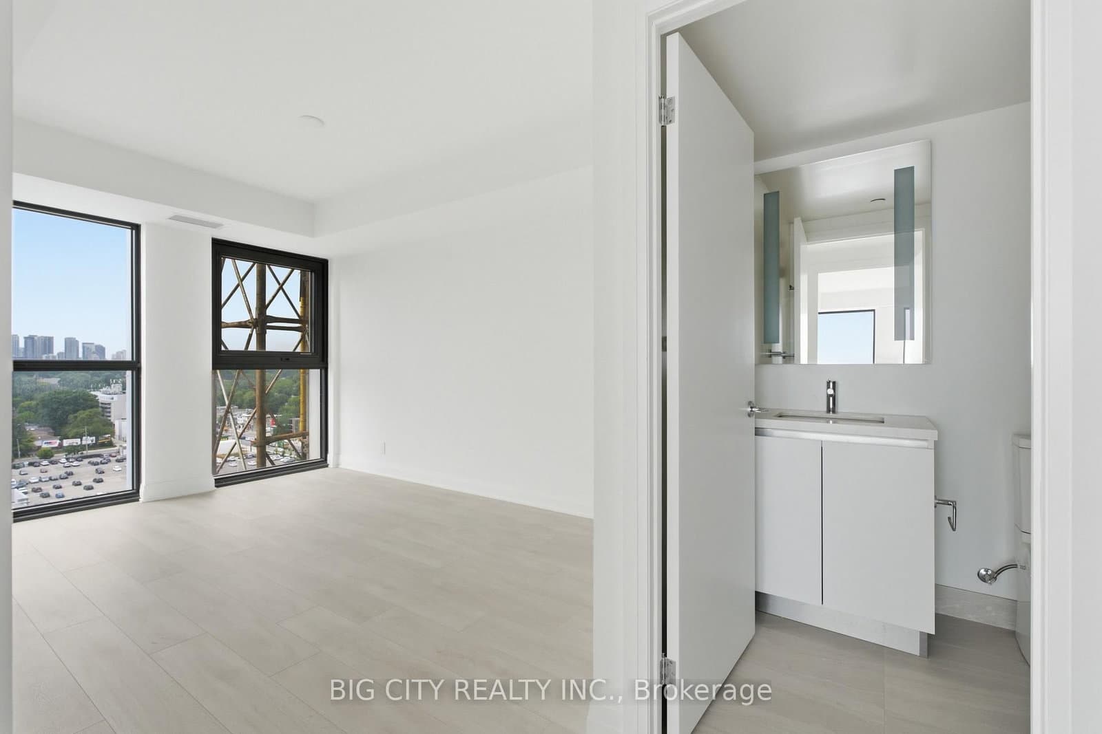 25 Frederick Todd Way, Unit 1502 thumbnail 11