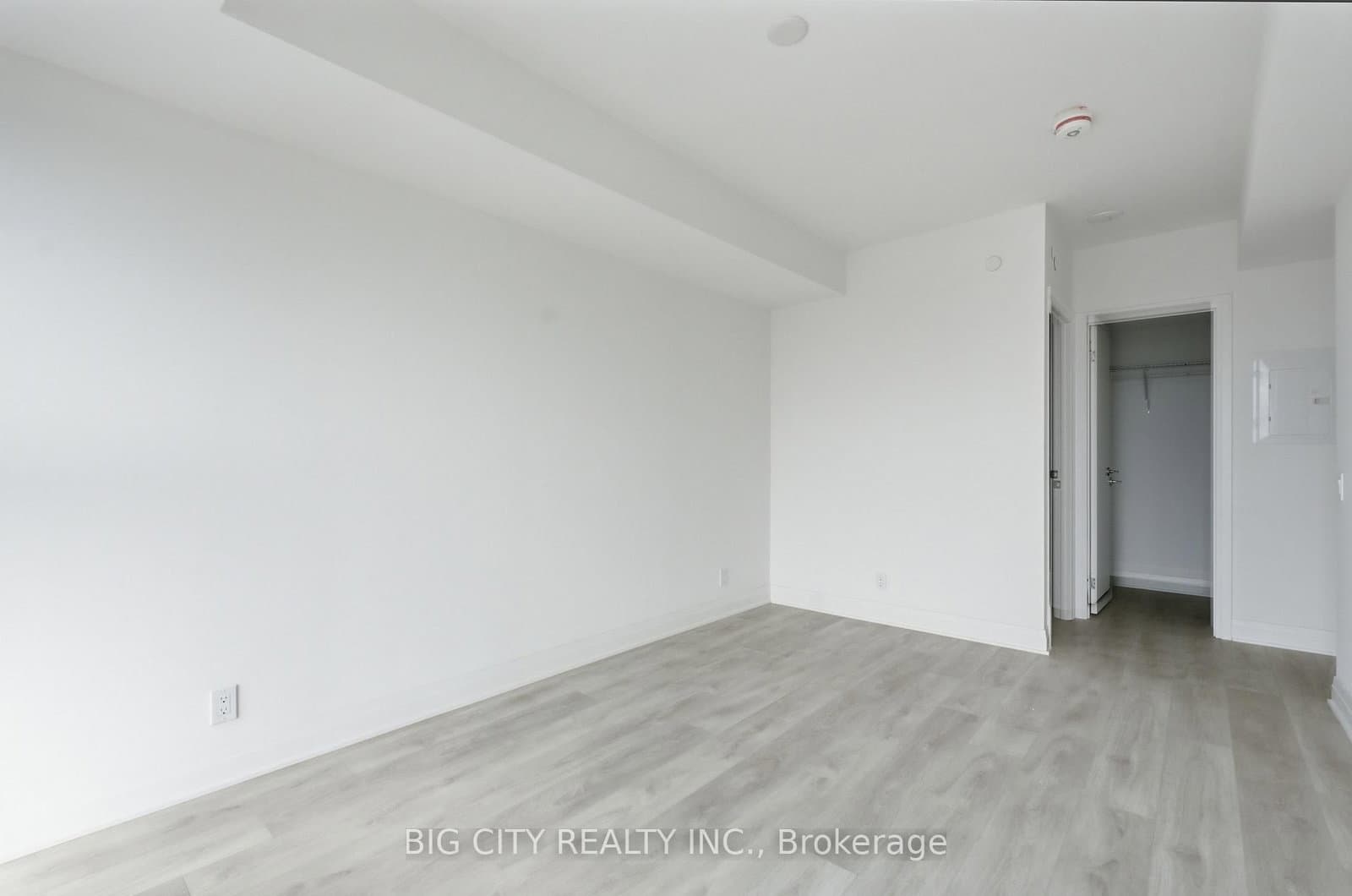 25 Frederick Todd Way, Unit 1502 thumbnail 15