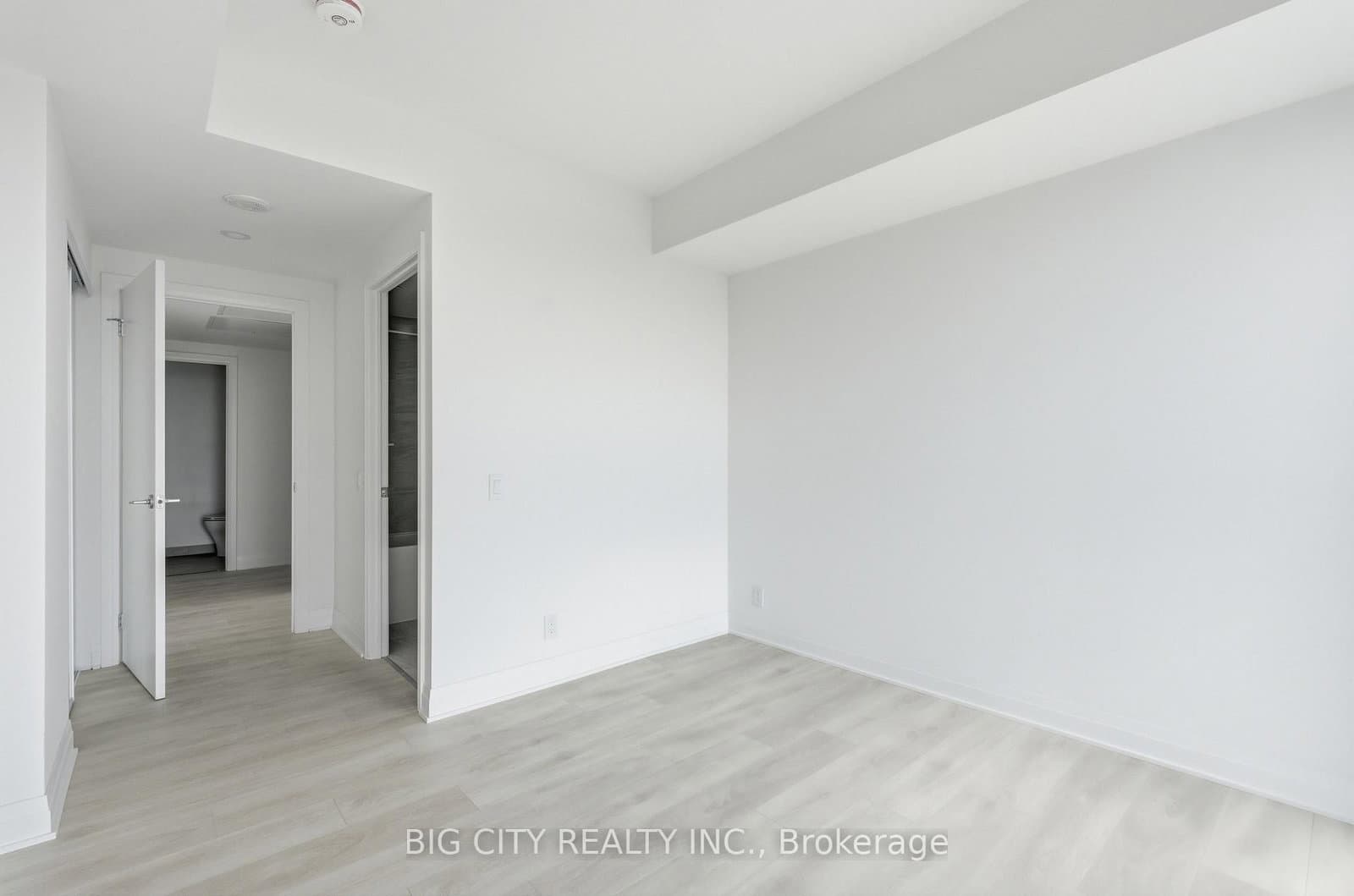 25 Frederick Todd Way, Unit 1502 thumbnail 20