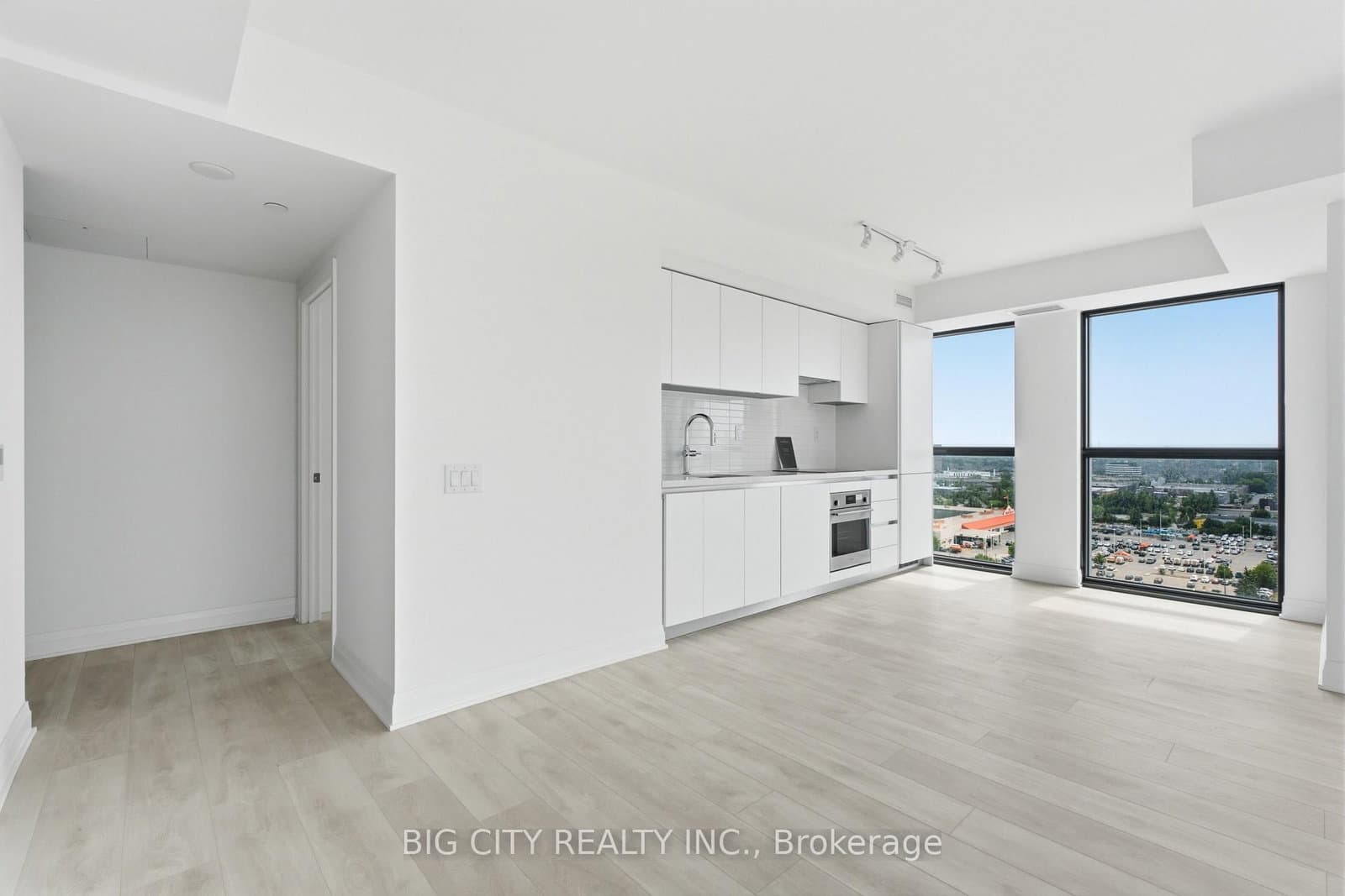 25 Frederick Todd Way, Unit 1502 thumbnail 4