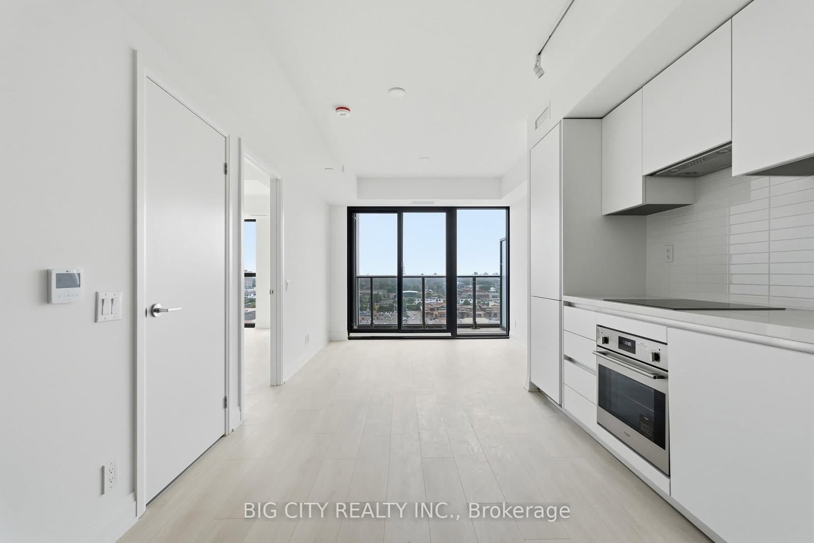 25 Frederick Todd Way, Unit 1511 thumbnail 3