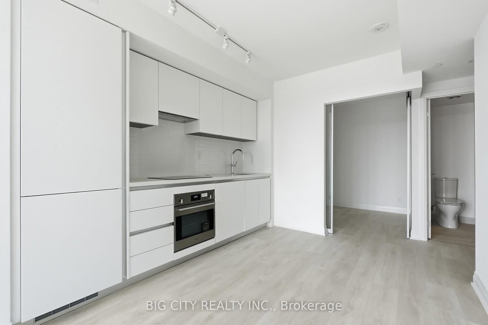 25 Frederick Todd Way, Unit 1511 thumbnail 5