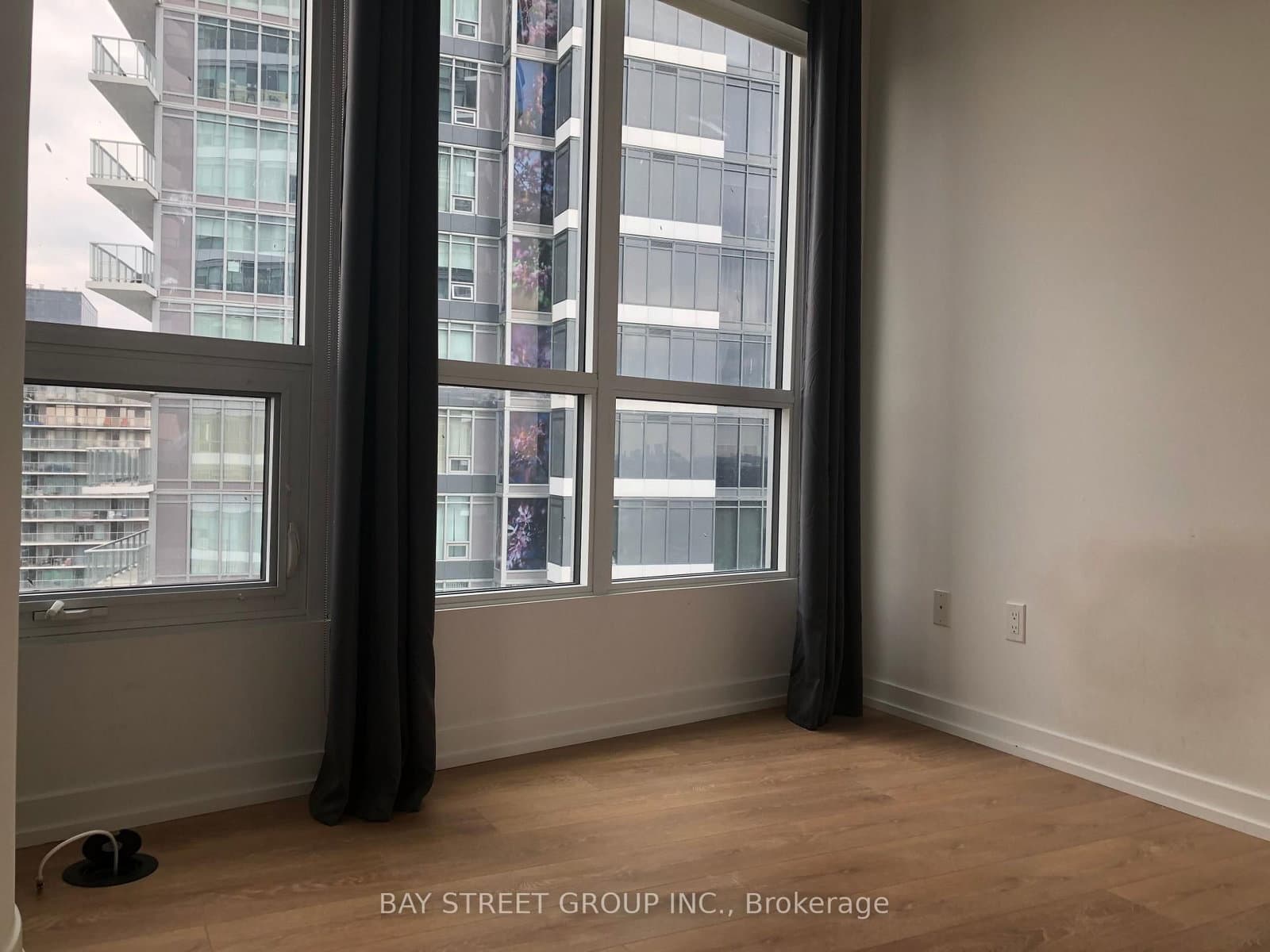 117 Mcmahon Drive, Unit 1808 thumbnail 8