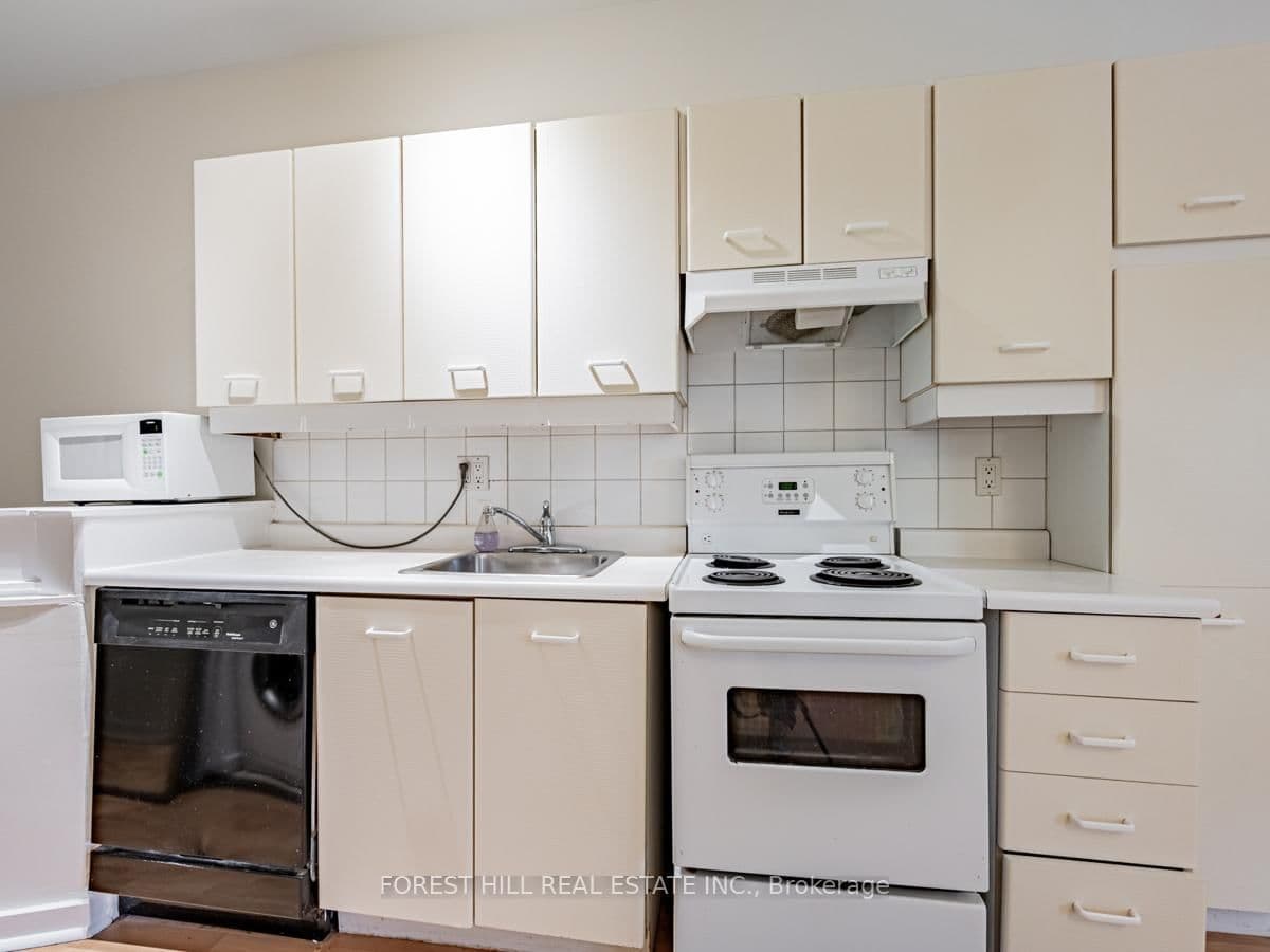 70 Macpherson Avenue, Unit Upper thumbnail 10