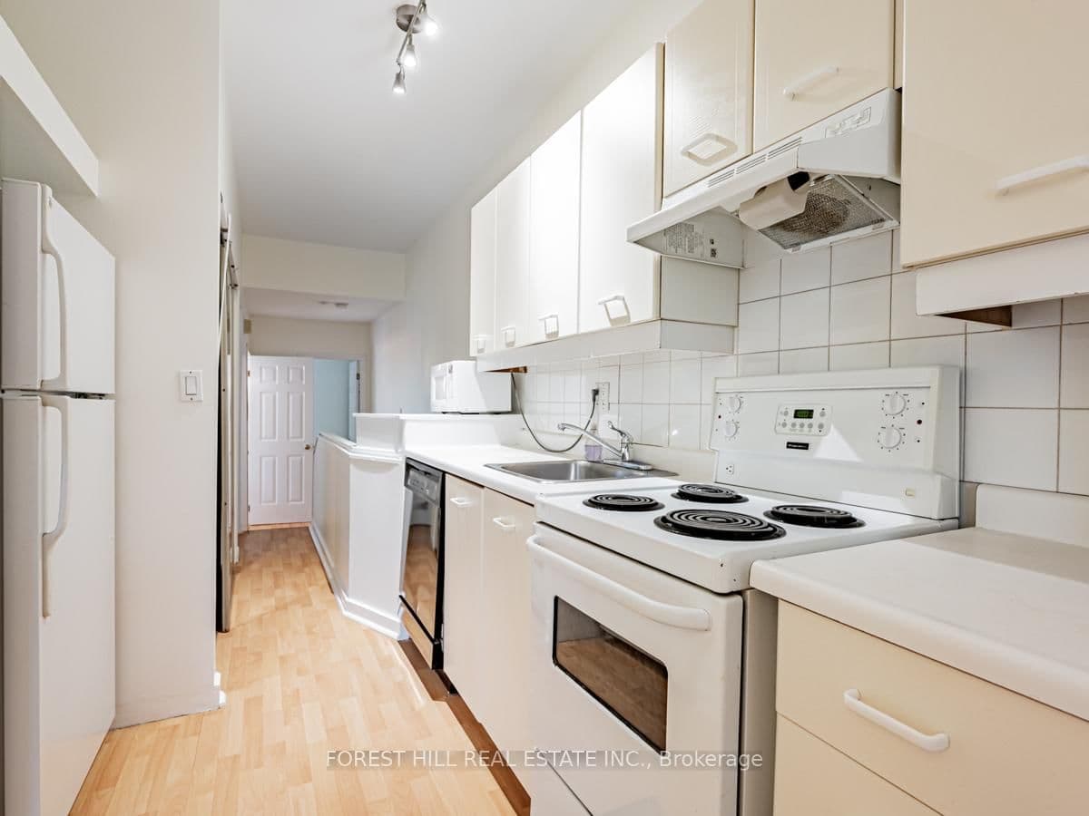 70 Macpherson Avenue, Unit Upper thumbnail 11