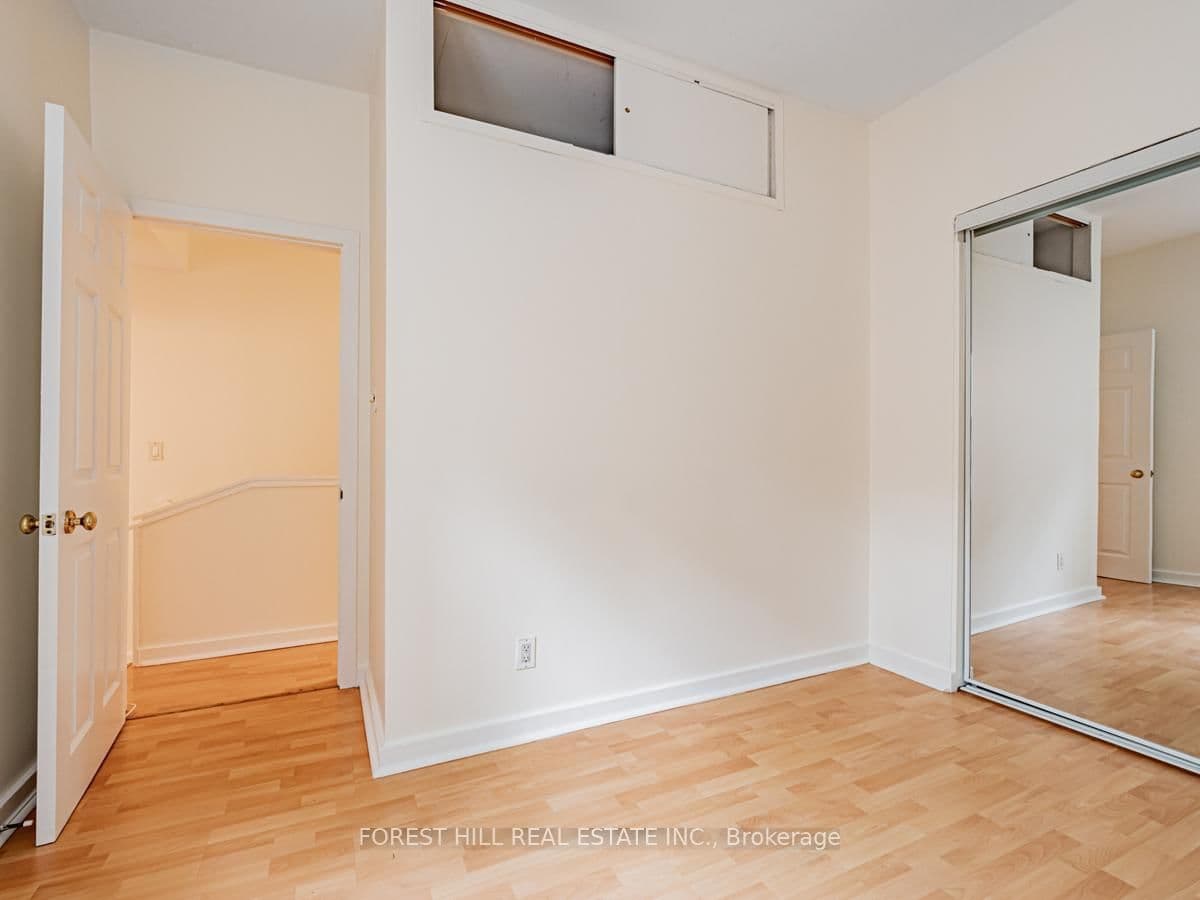 70 Macpherson Avenue, Unit Upper thumbnail 16