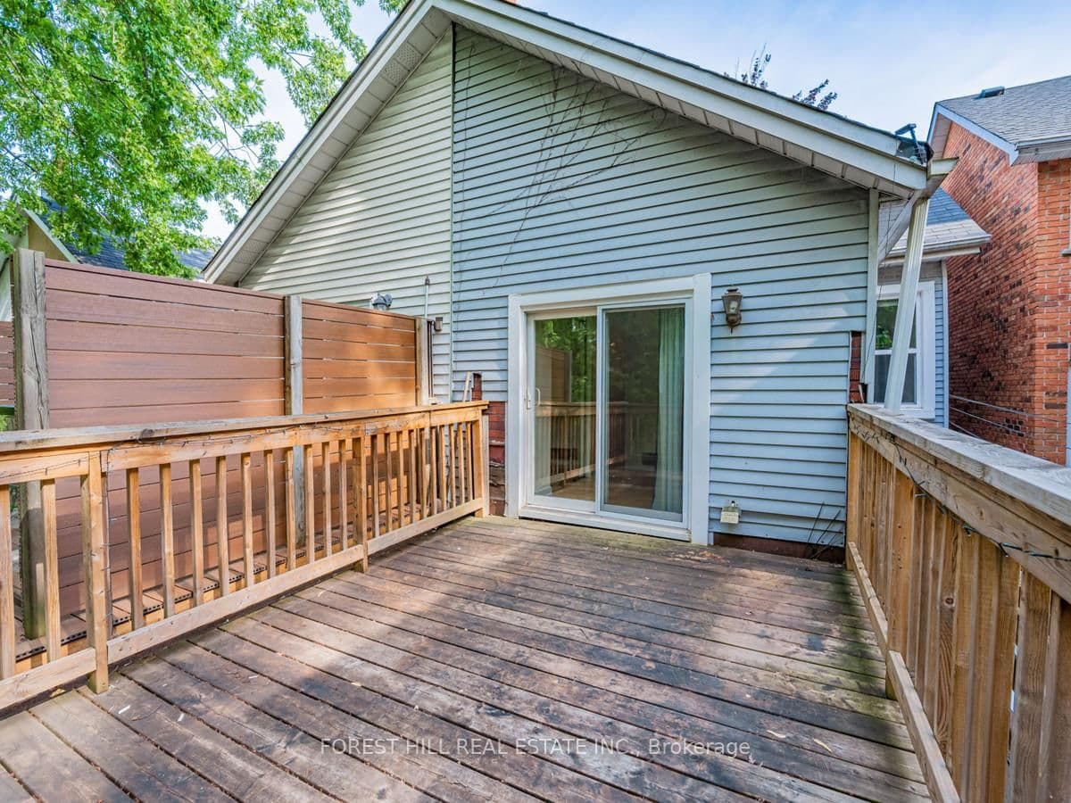 70 Macpherson Avenue, Unit Upper thumbnail 23