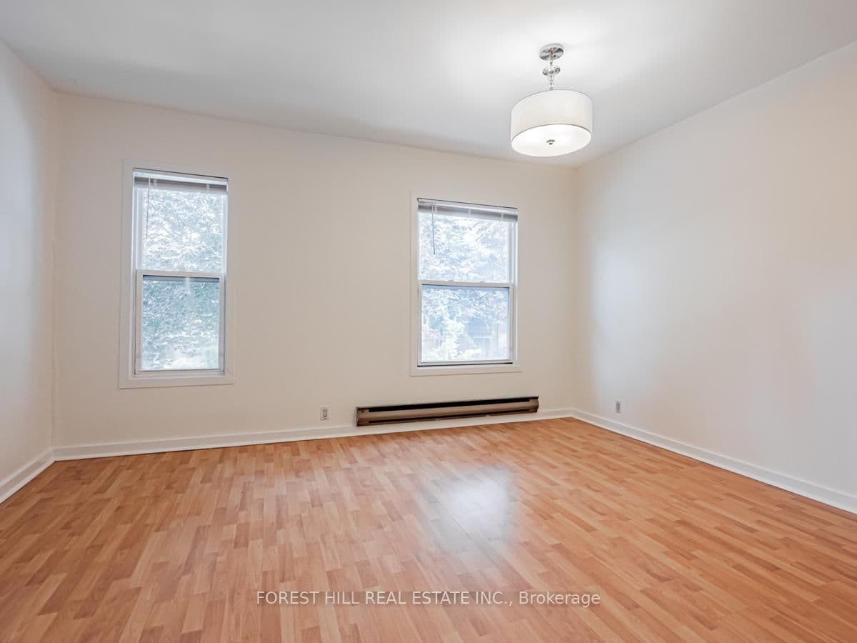 70 Macpherson Avenue, Unit Upper thumbnail 9