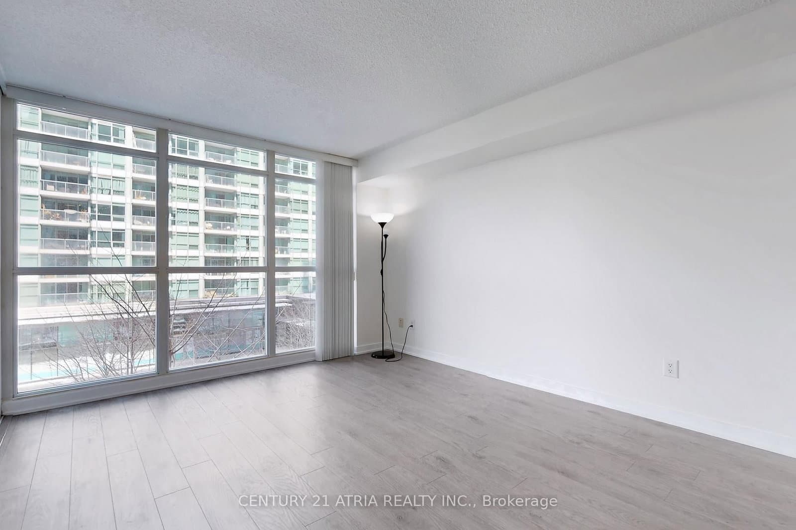 19 Singer Court, Unit 310 thumbnail 2