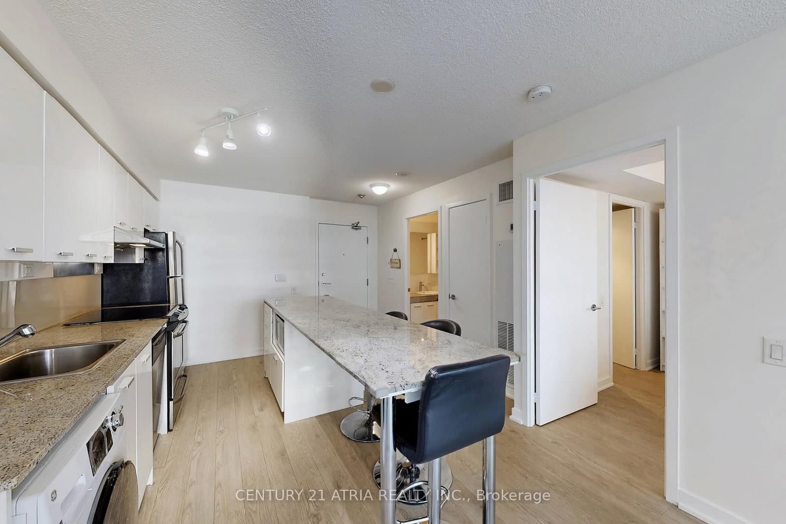 19 Singer Court, Unit 310 thumbnail 8