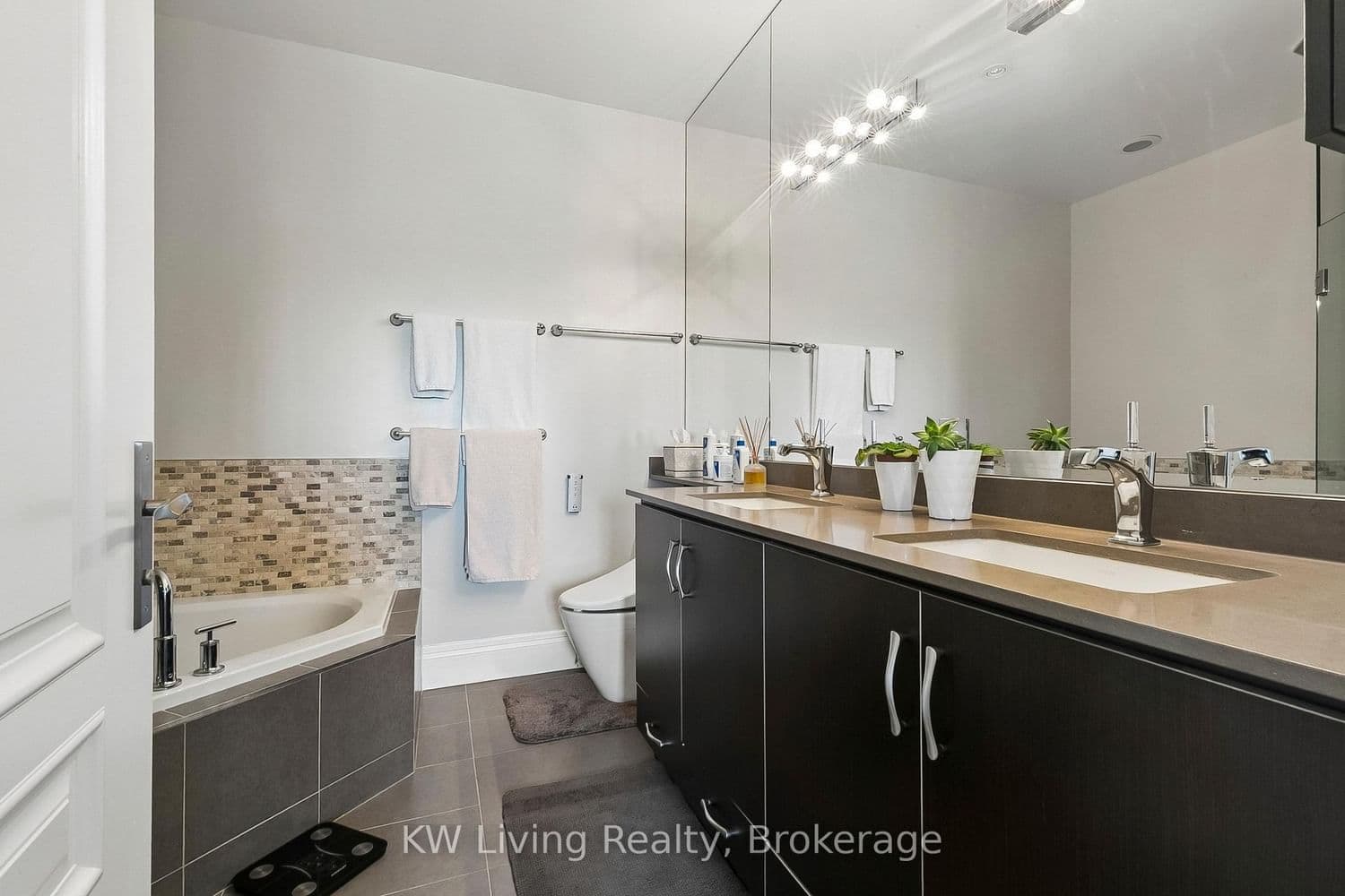10 Bloorview Place, Unit 1511 thumbnail 31