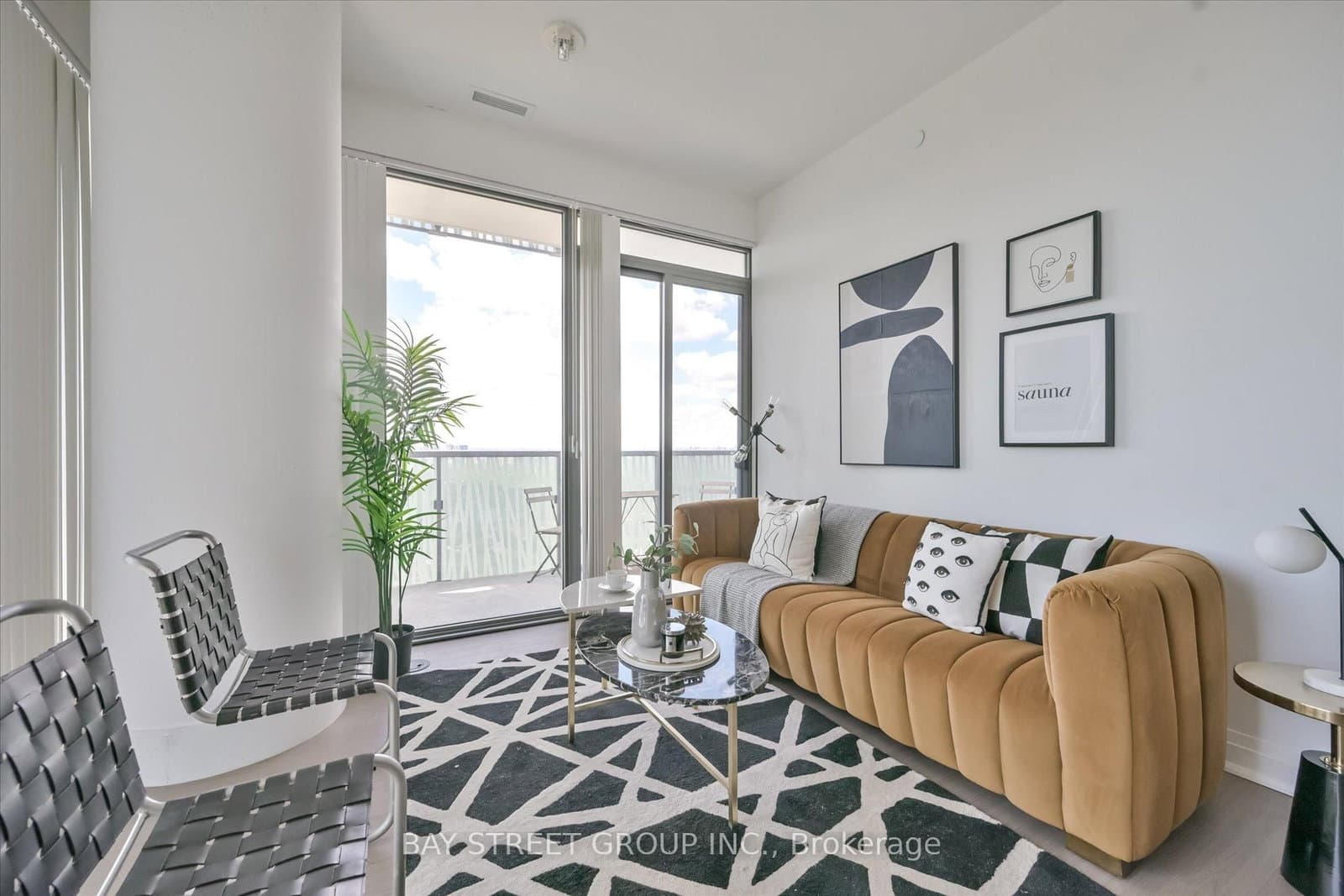 50 Charles Street E, Unit LPH4706 thumbnail 14