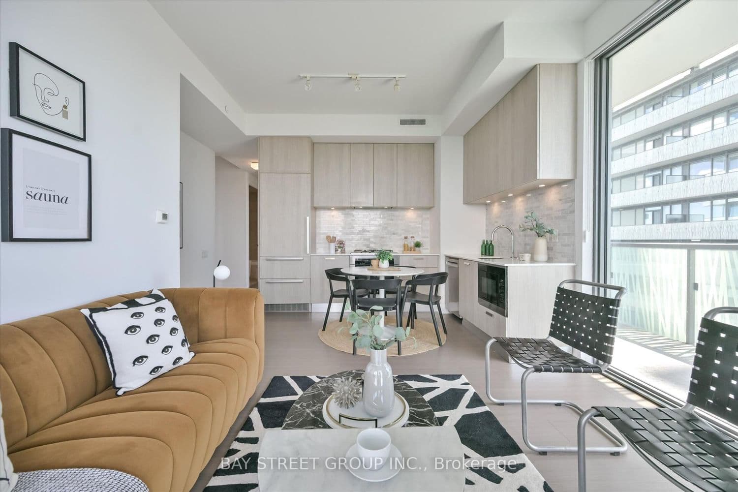 50 Charles Street E, Unit LPH4706 thumbnail 15