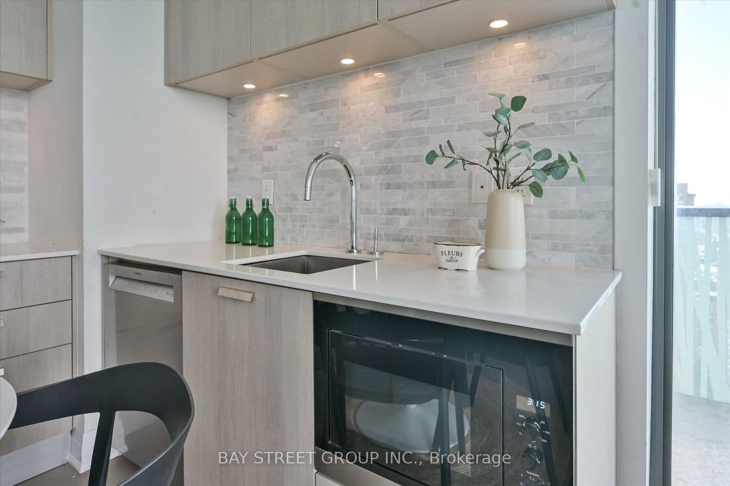 50 Charles Street E, Unit LPH4706 thumbnail 18