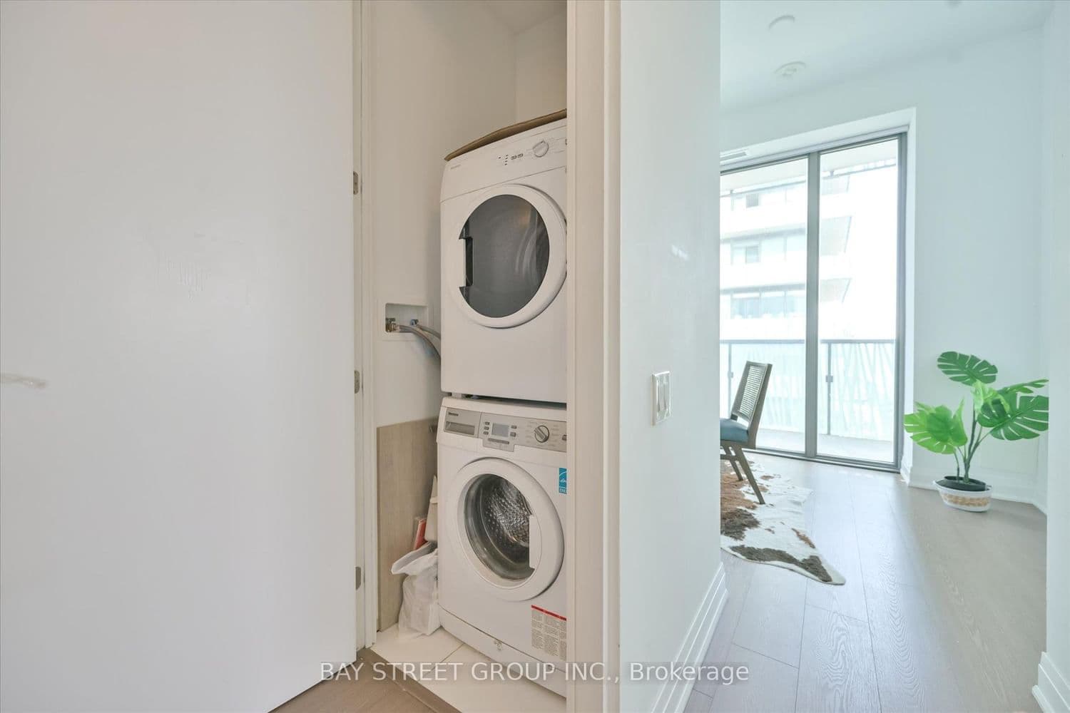 50 Charles Street E, Unit LPH4706 thumbnail 25