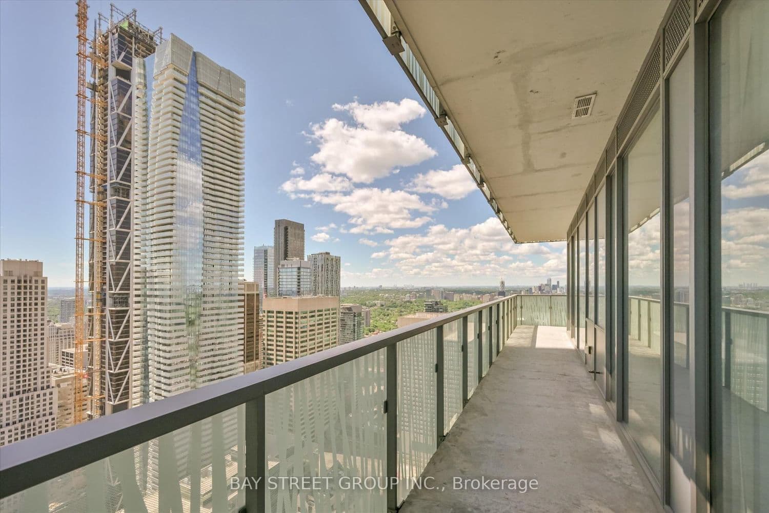 50 Charles Street E, Unit LPH4706 thumbnail 28