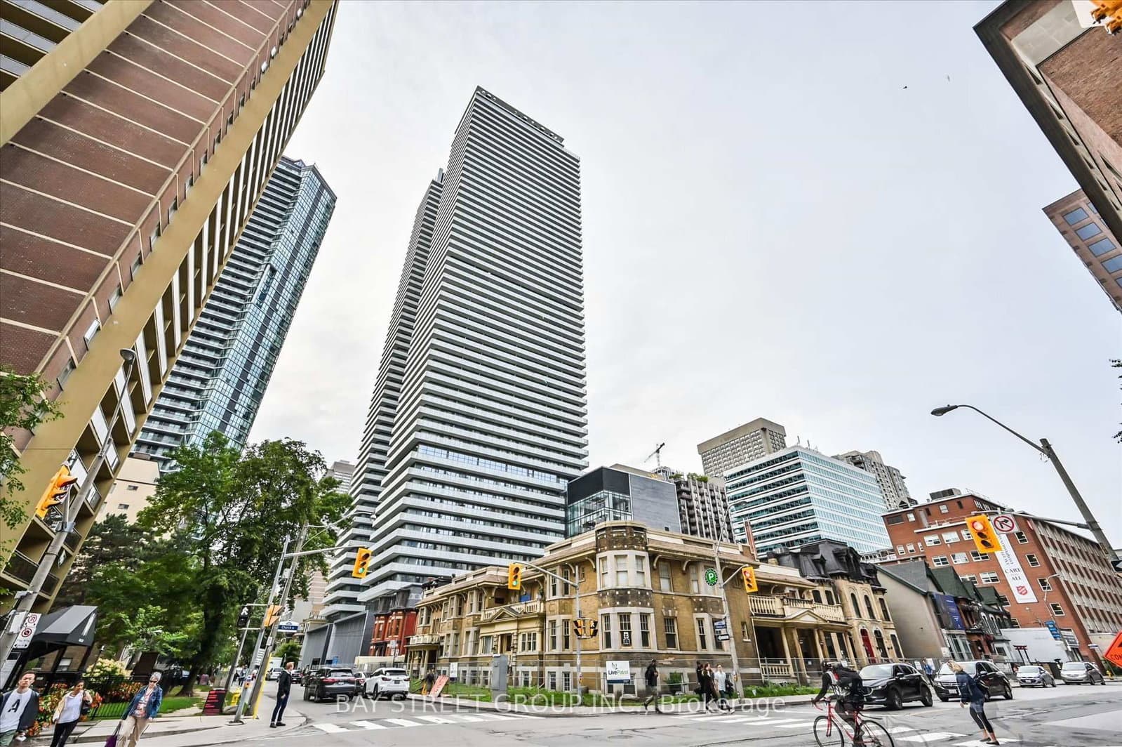 50 Charles Street E, Unit LPH4706 thumbnail 3