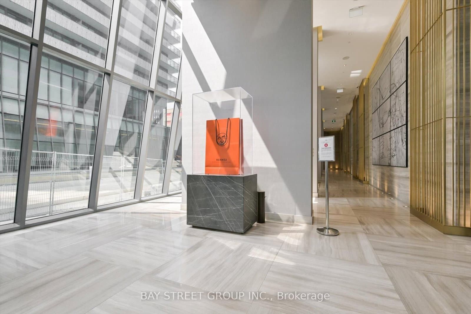 50 Charles Street E, Unit LPH4706 thumbnail 7