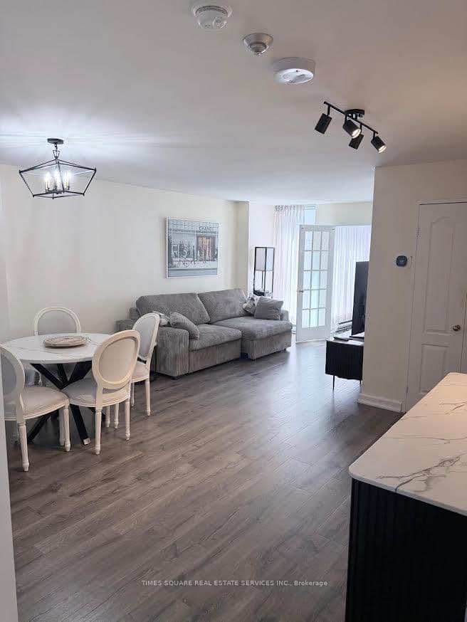 55 Centre Avenue, Unit 2003 thumbnail 2