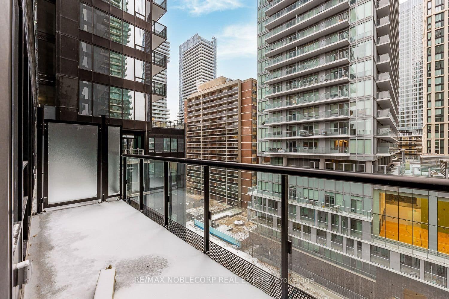 117 Broadway Avenue, Unit 817 thumbnail 18
