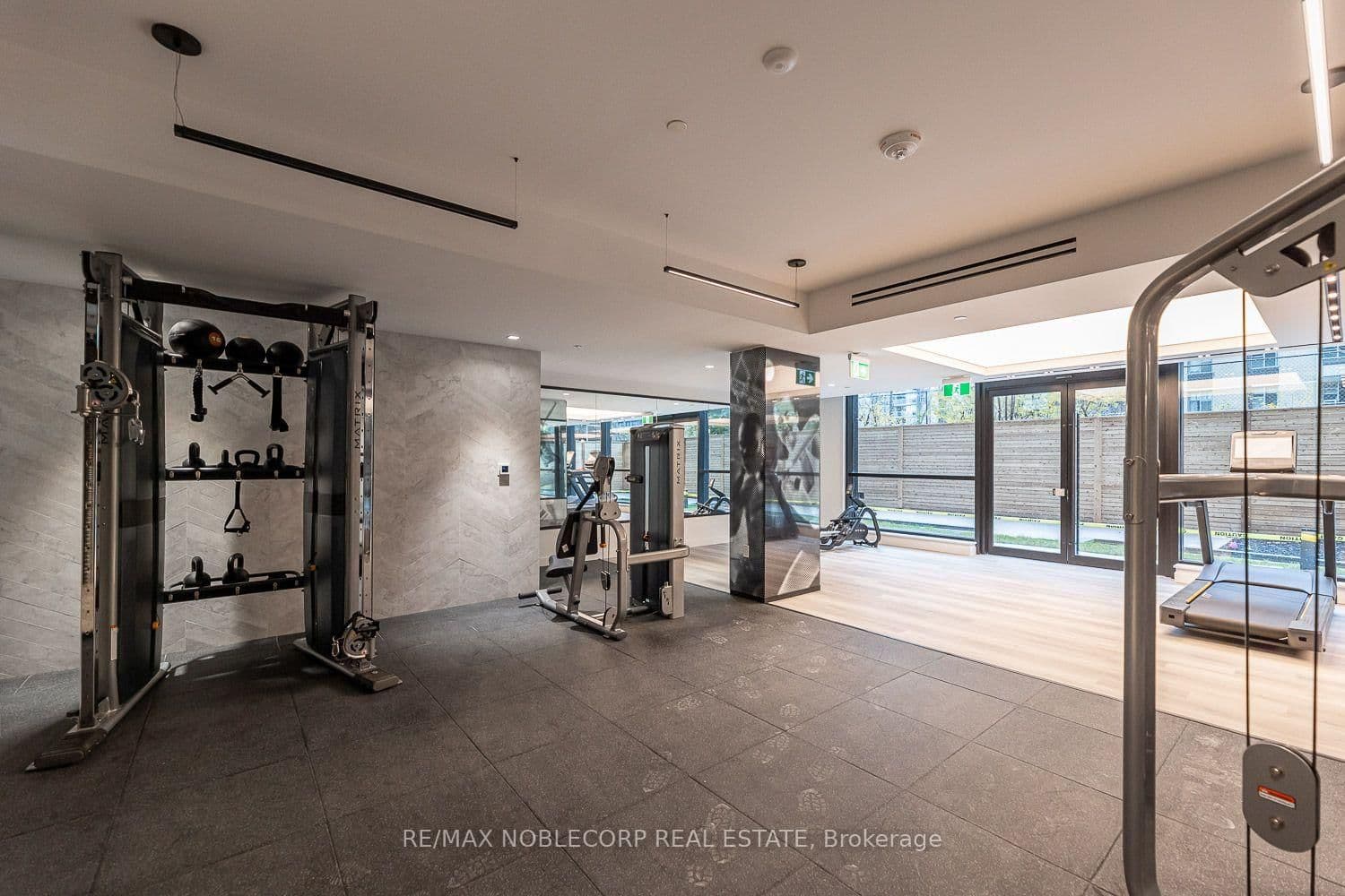 117 Broadway Avenue, Unit 817 thumbnail 21