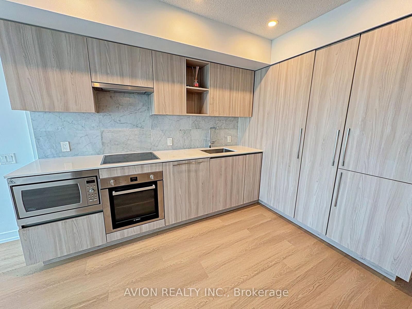19 Bathurst Street, Unit 1609 thumbnail 4
