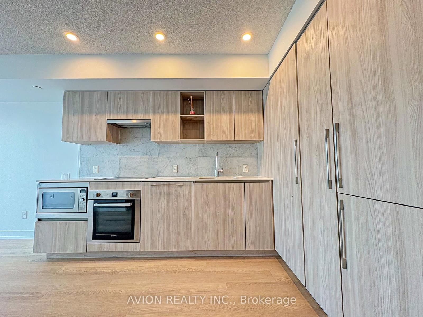 19 Bathurst Street, Unit 1609 thumbnail 5