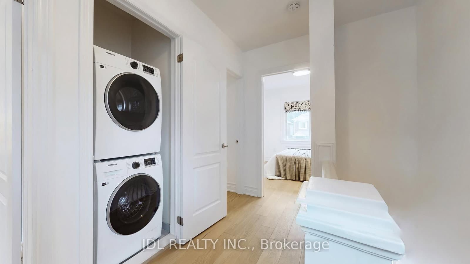 280 Fairlawn Avenue thumbnail 19